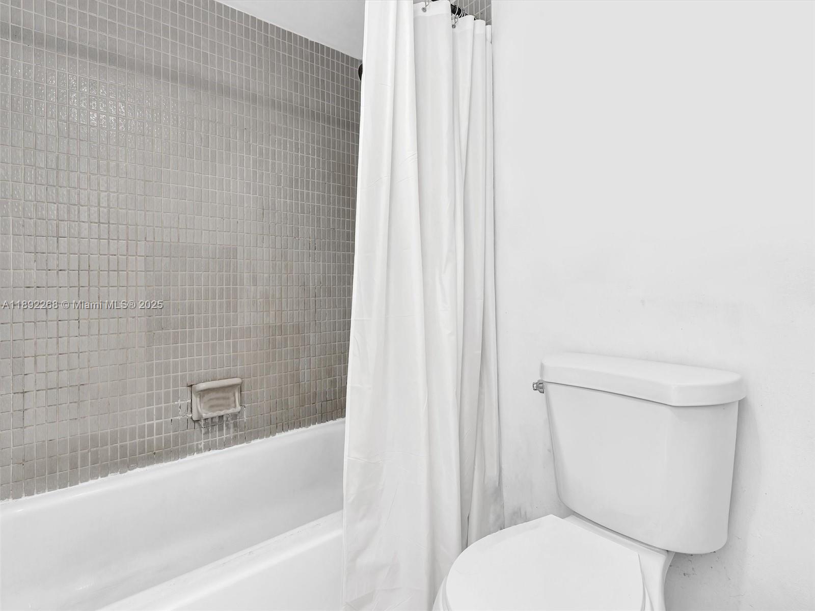 INVERRARY COUNTRY CLUB - Residential