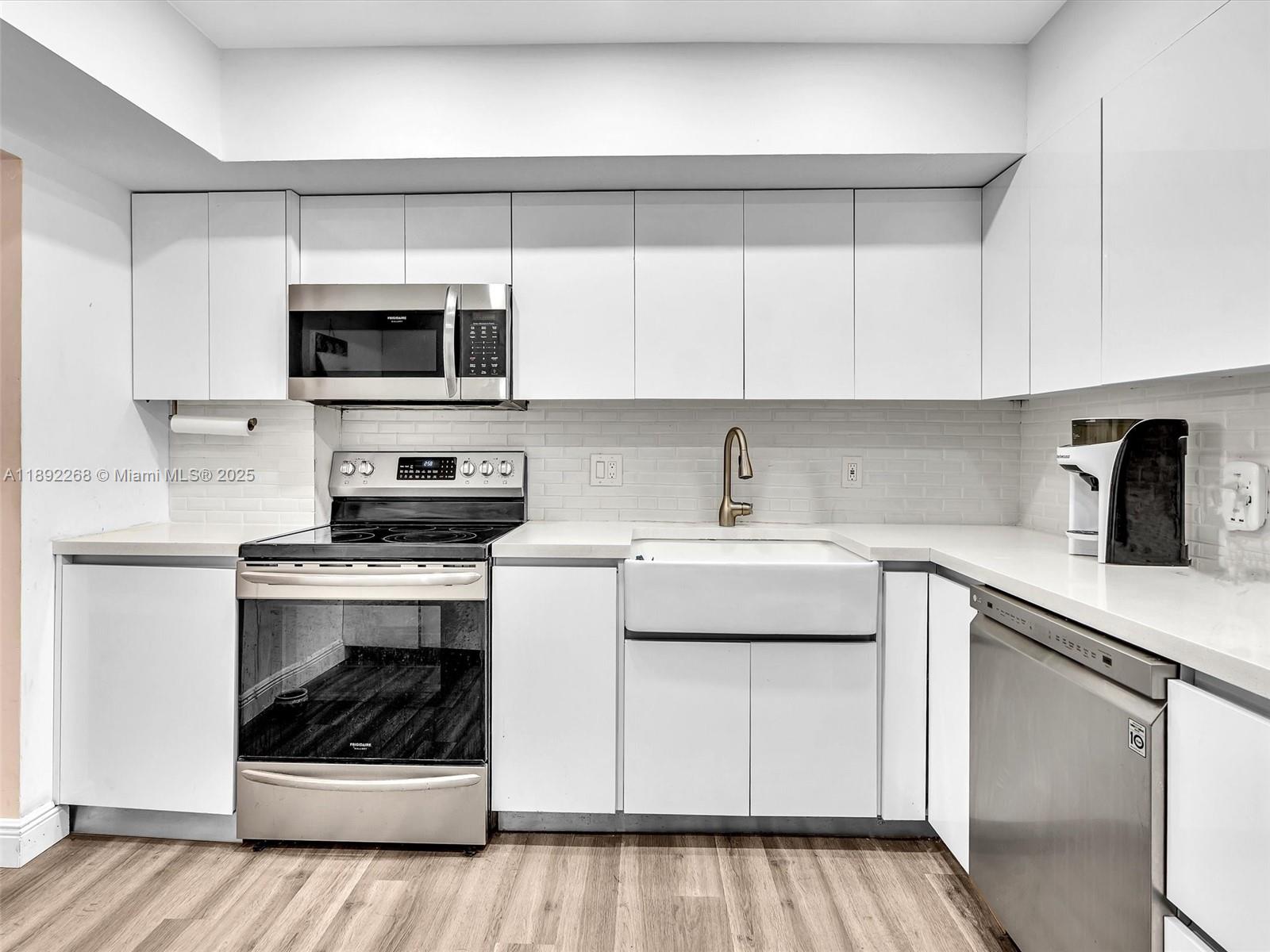 INVERRARY COUNTRY CLUB - Residential