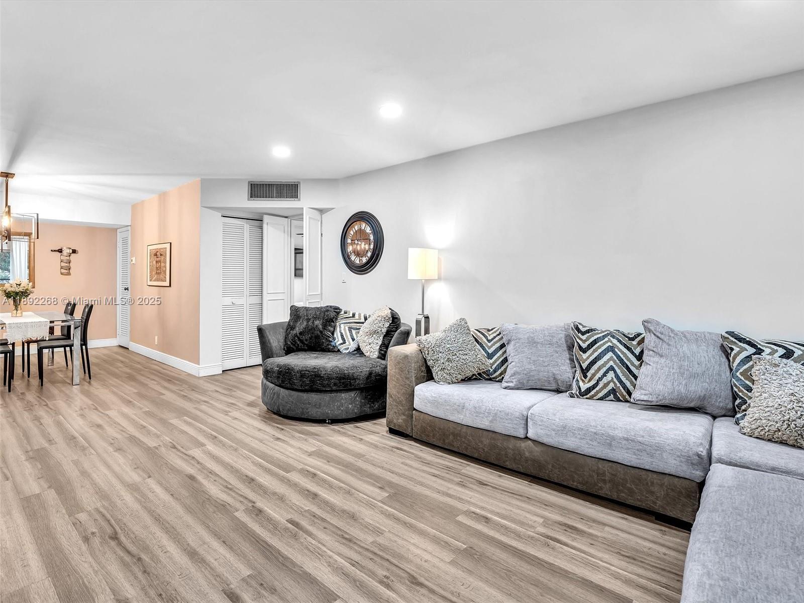 INVERRARY COUNTRY CLUB - Residential