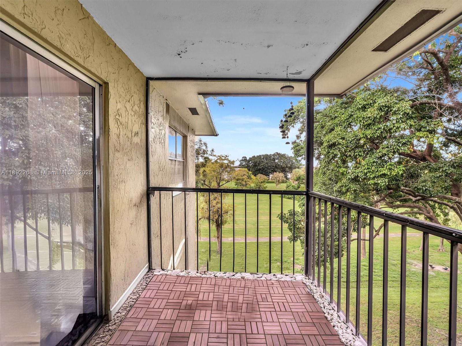 INVERRARY COUNTRY CLUB - Residential