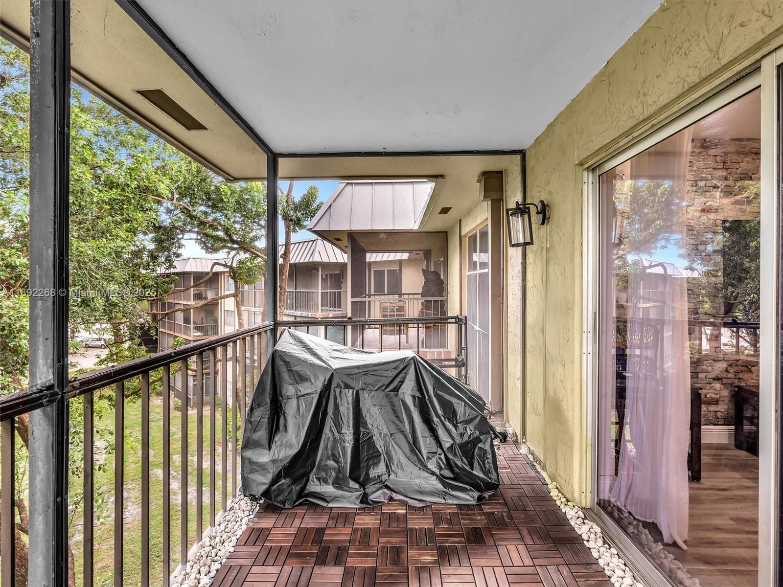 INVERRARY COUNTRY CLUB - Residential