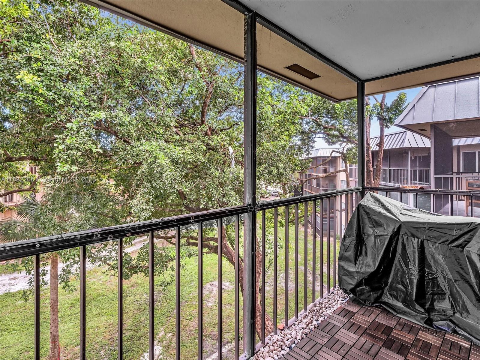 INVERRARY COUNTRY CLUB - Residential