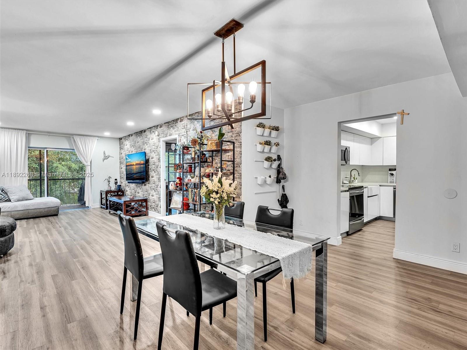 INVERRARY COUNTRY CLUB - Residential