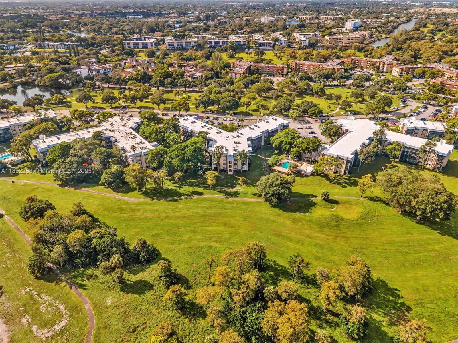 INVERRARY COUNTRY CLUB - Residential