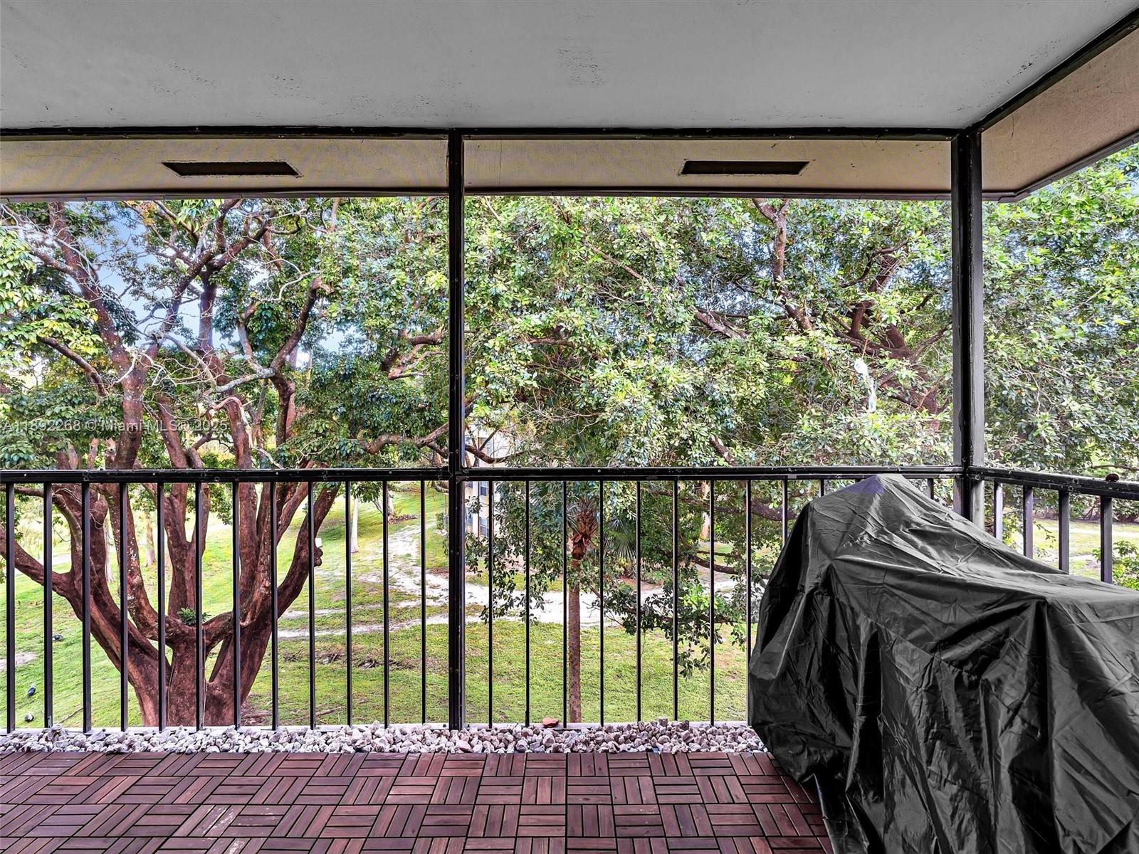 INVERRARY COUNTRY CLUB - Residential