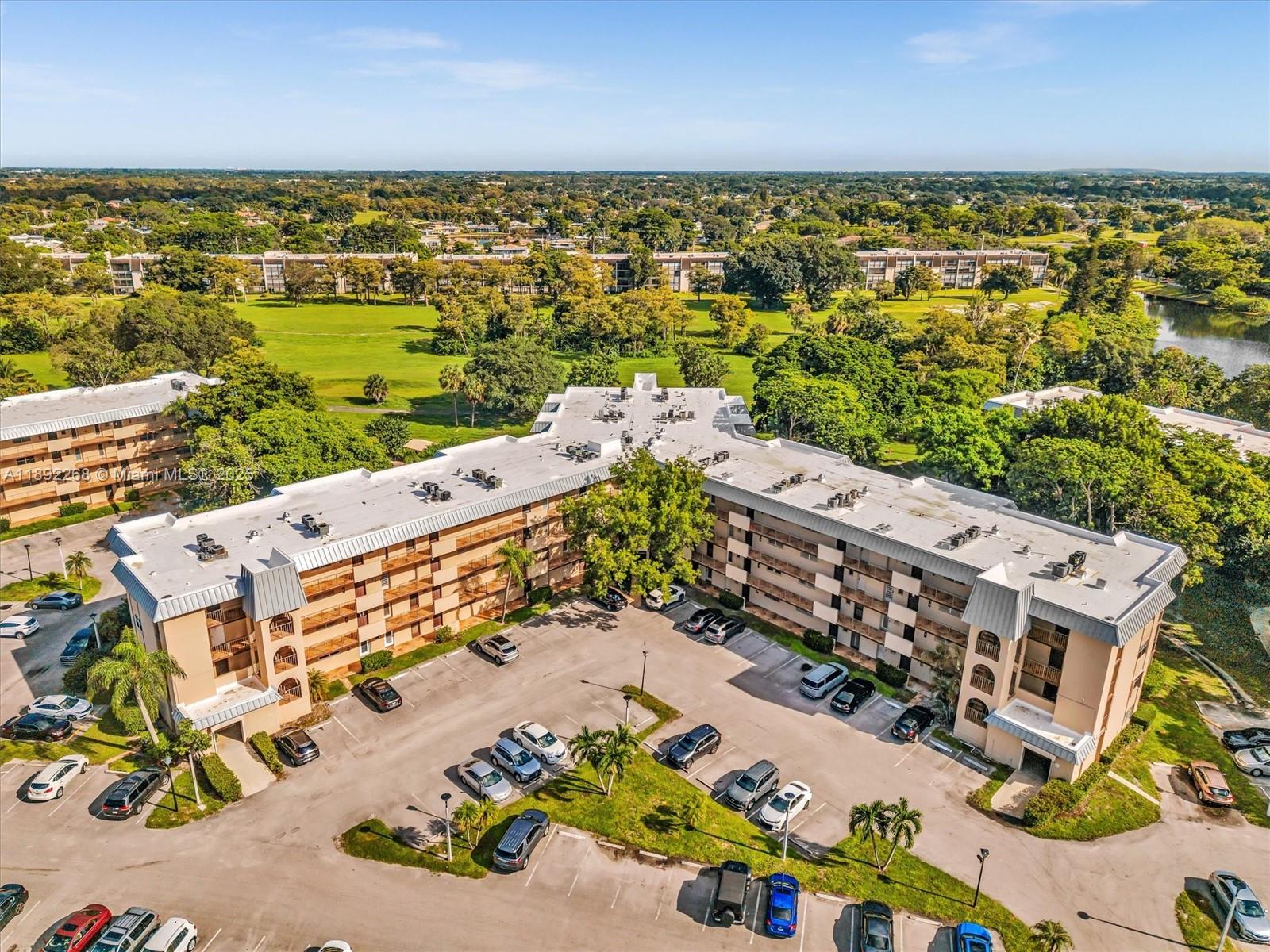 INVERRARY COUNTRY CLUB - Residential