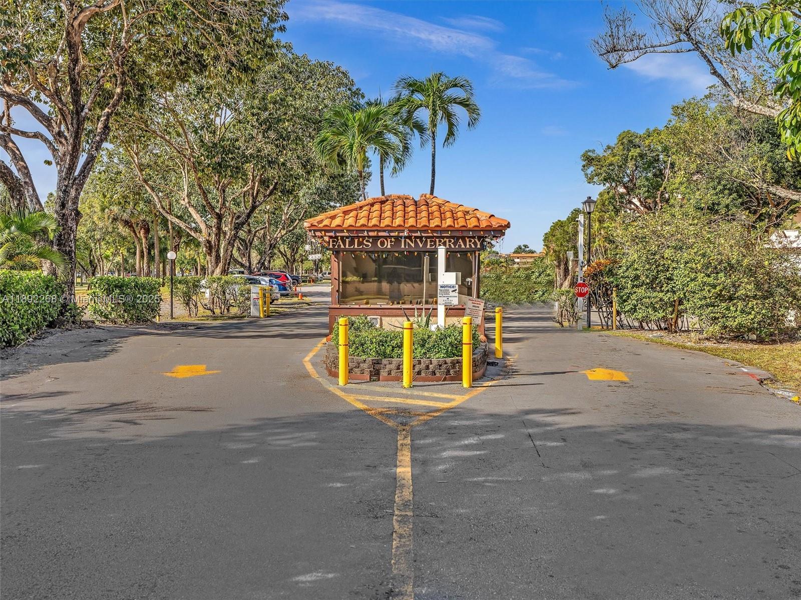 INVERRARY COUNTRY CLUB - Residential