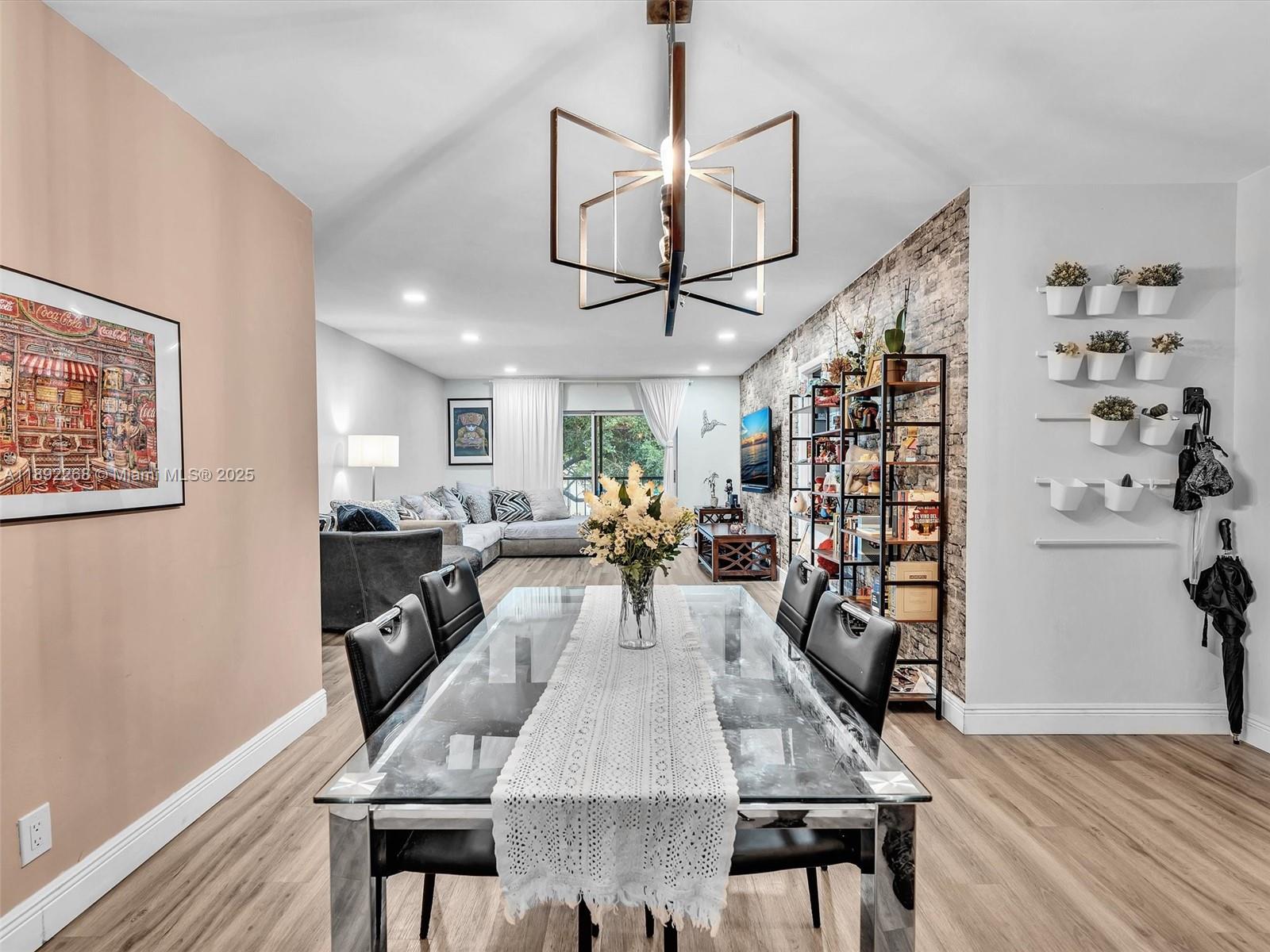 INVERRARY COUNTRY CLUB - Residential