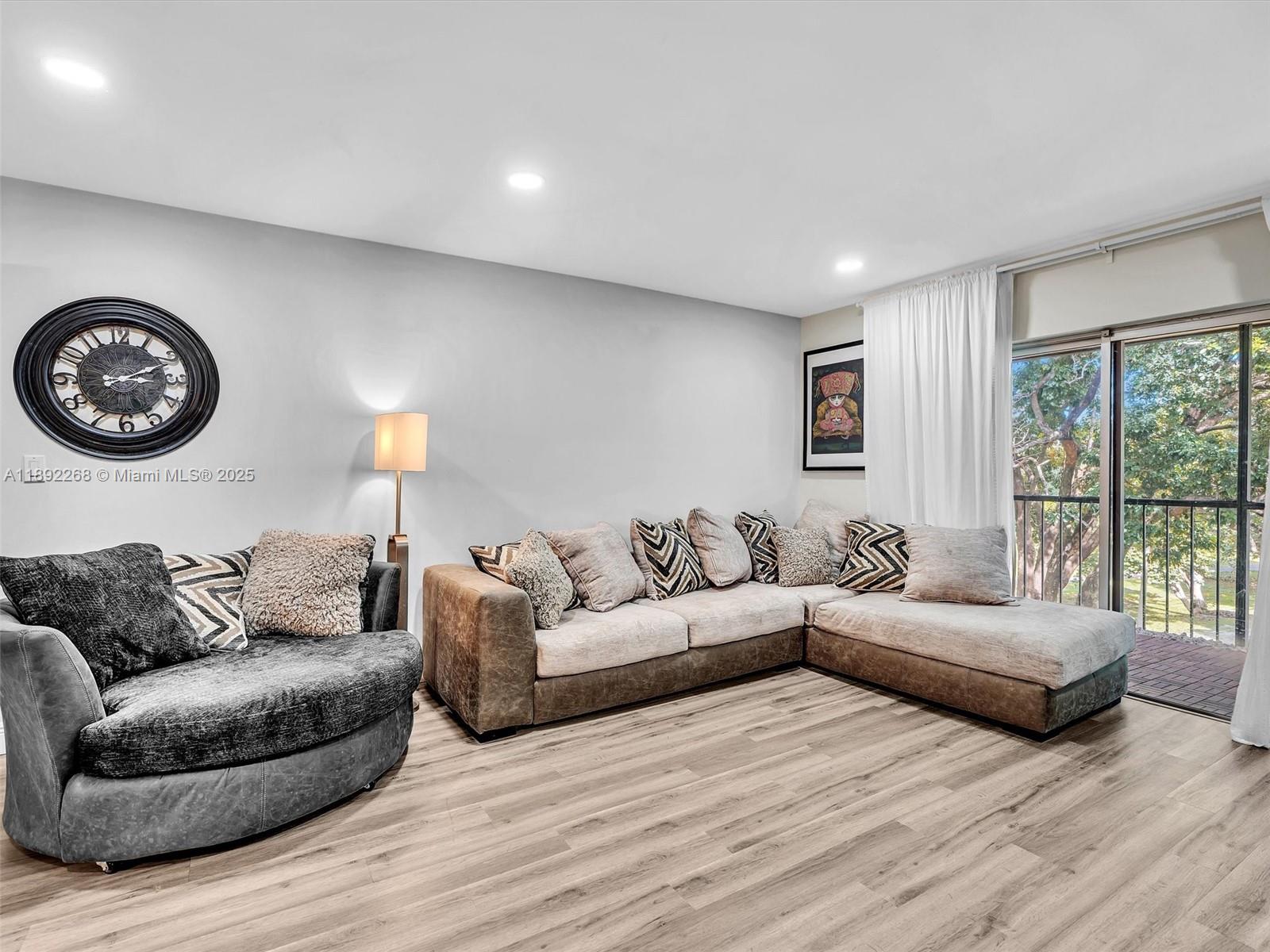 INVERRARY COUNTRY CLUB - Residential