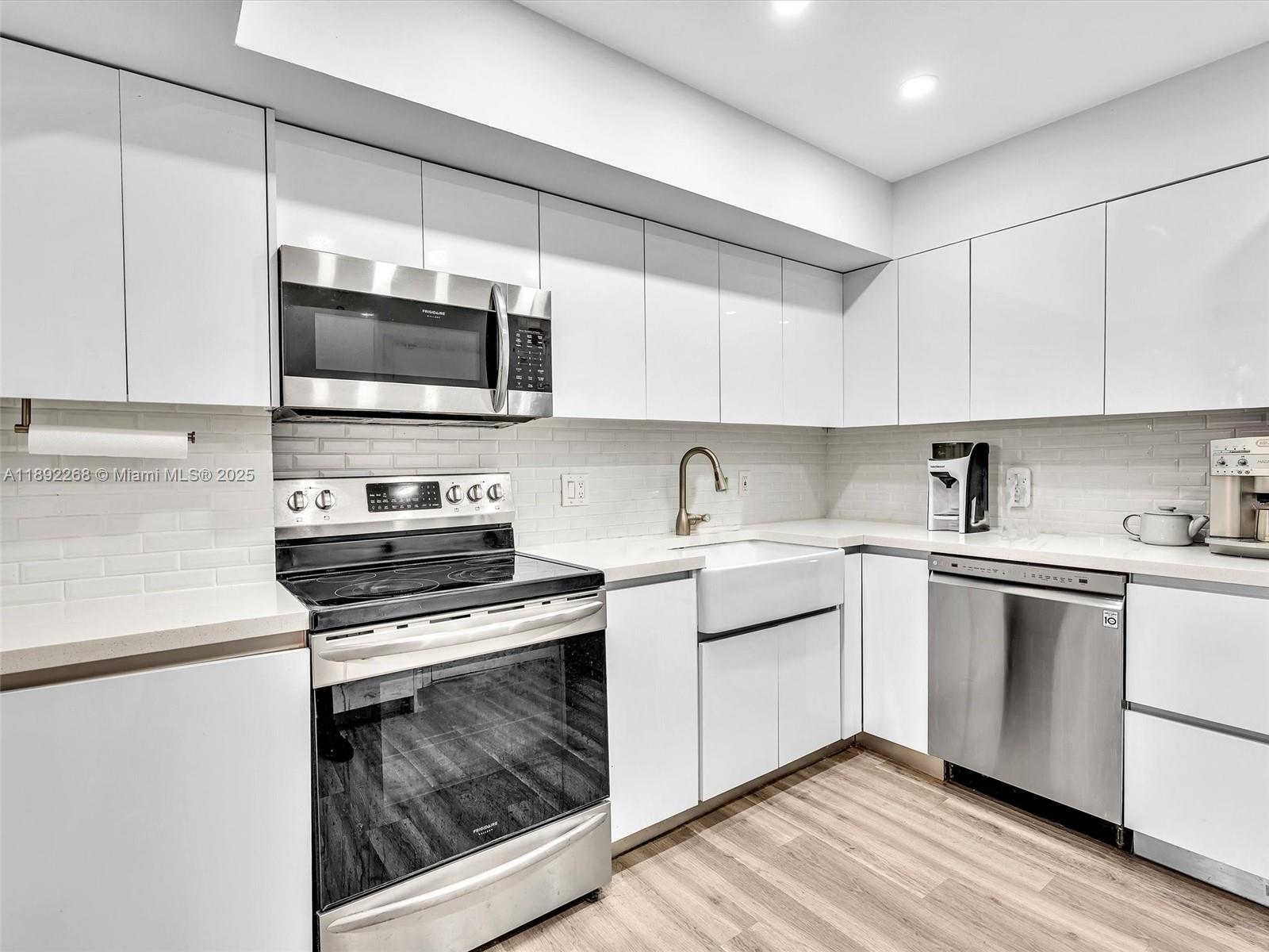 INVERRARY COUNTRY CLUB - Residential