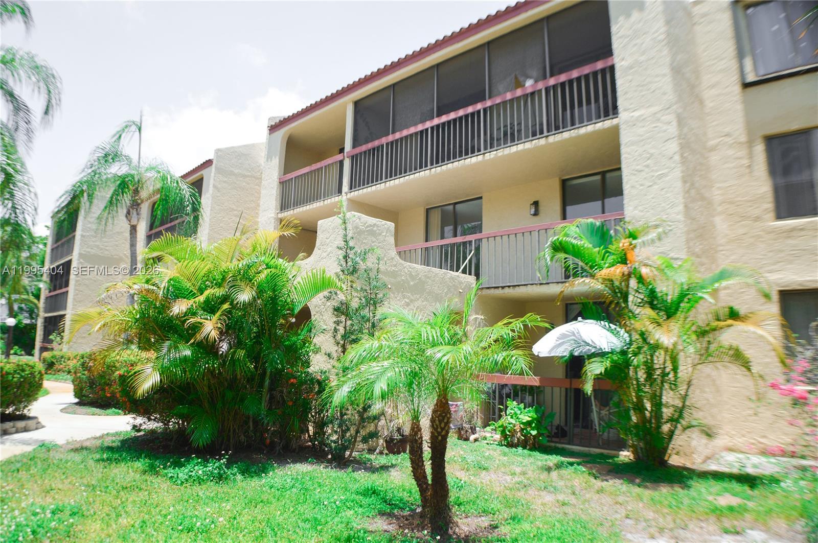 VISTA GARDENS I CONDO - Residential