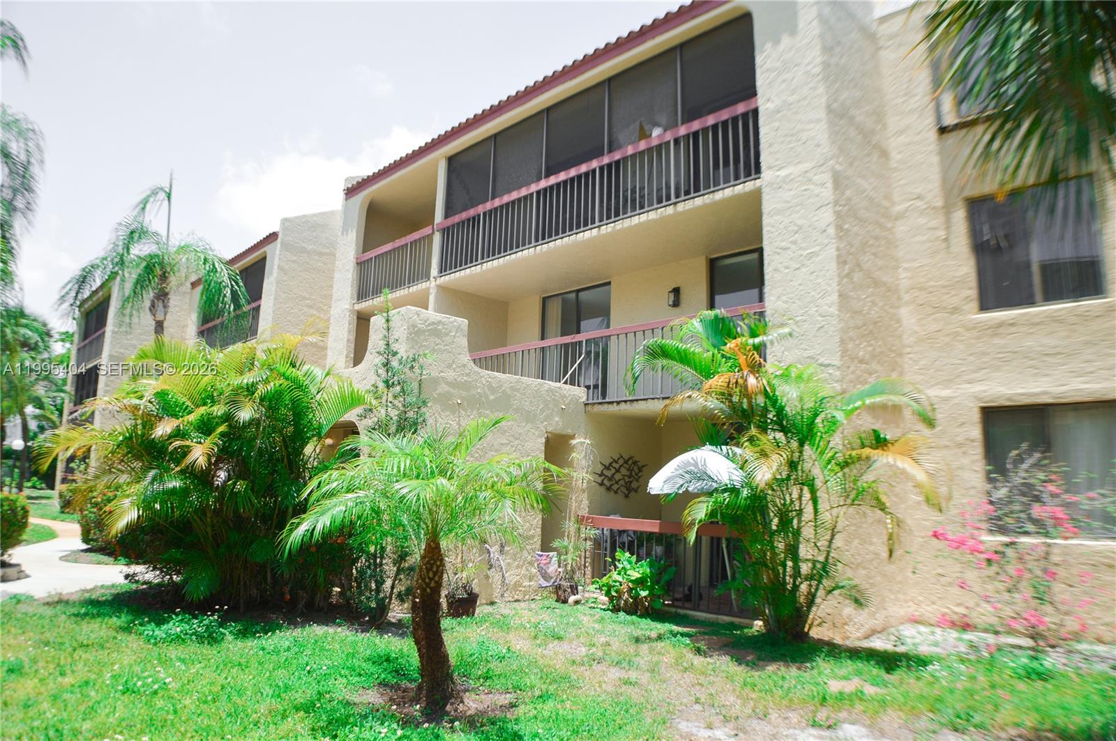 VISTA GARDENS I CONDO - Residential