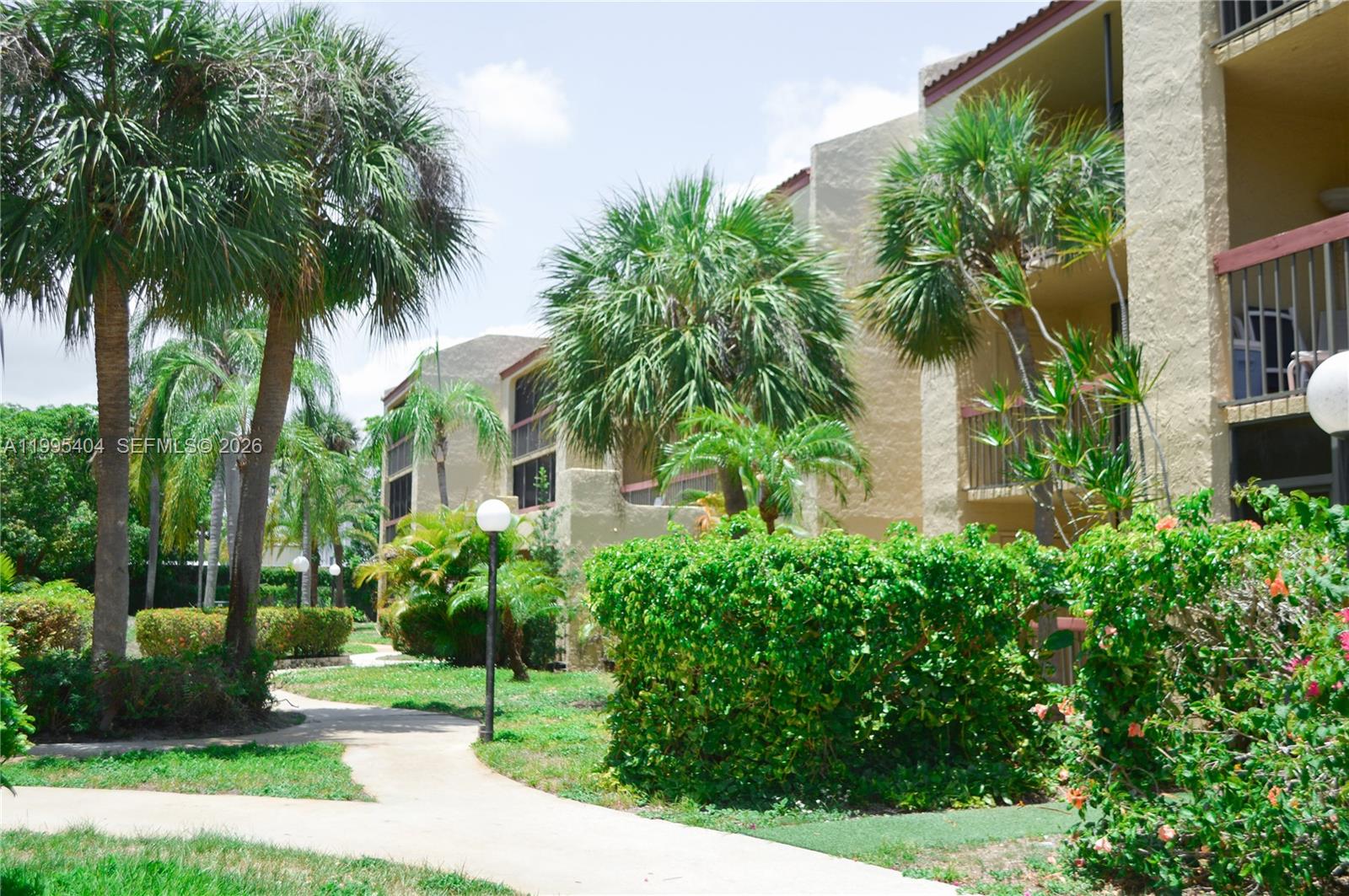 VISTA GARDENS I CONDO - Residential