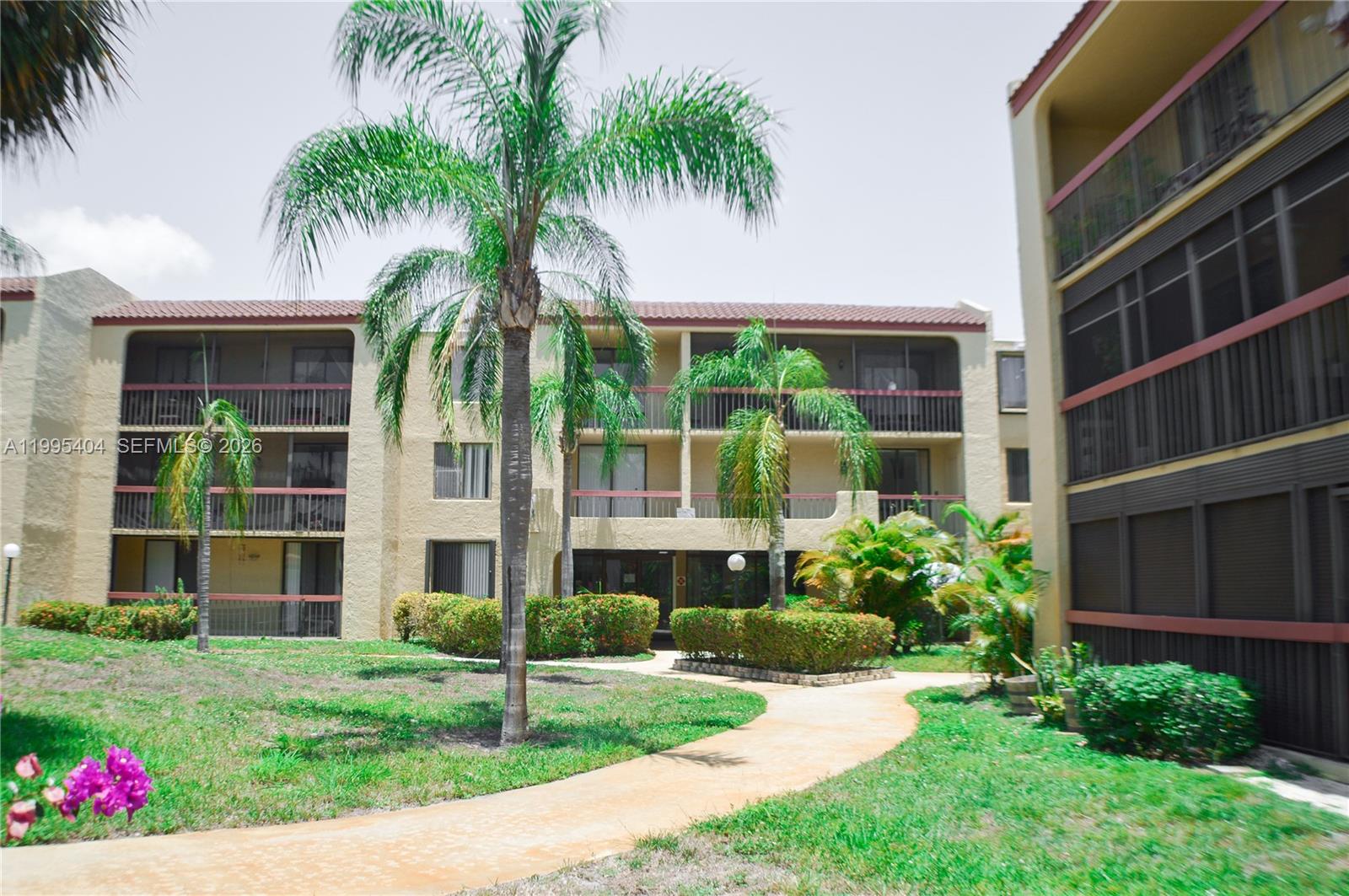 VISTA GARDENS I CONDO - Residential