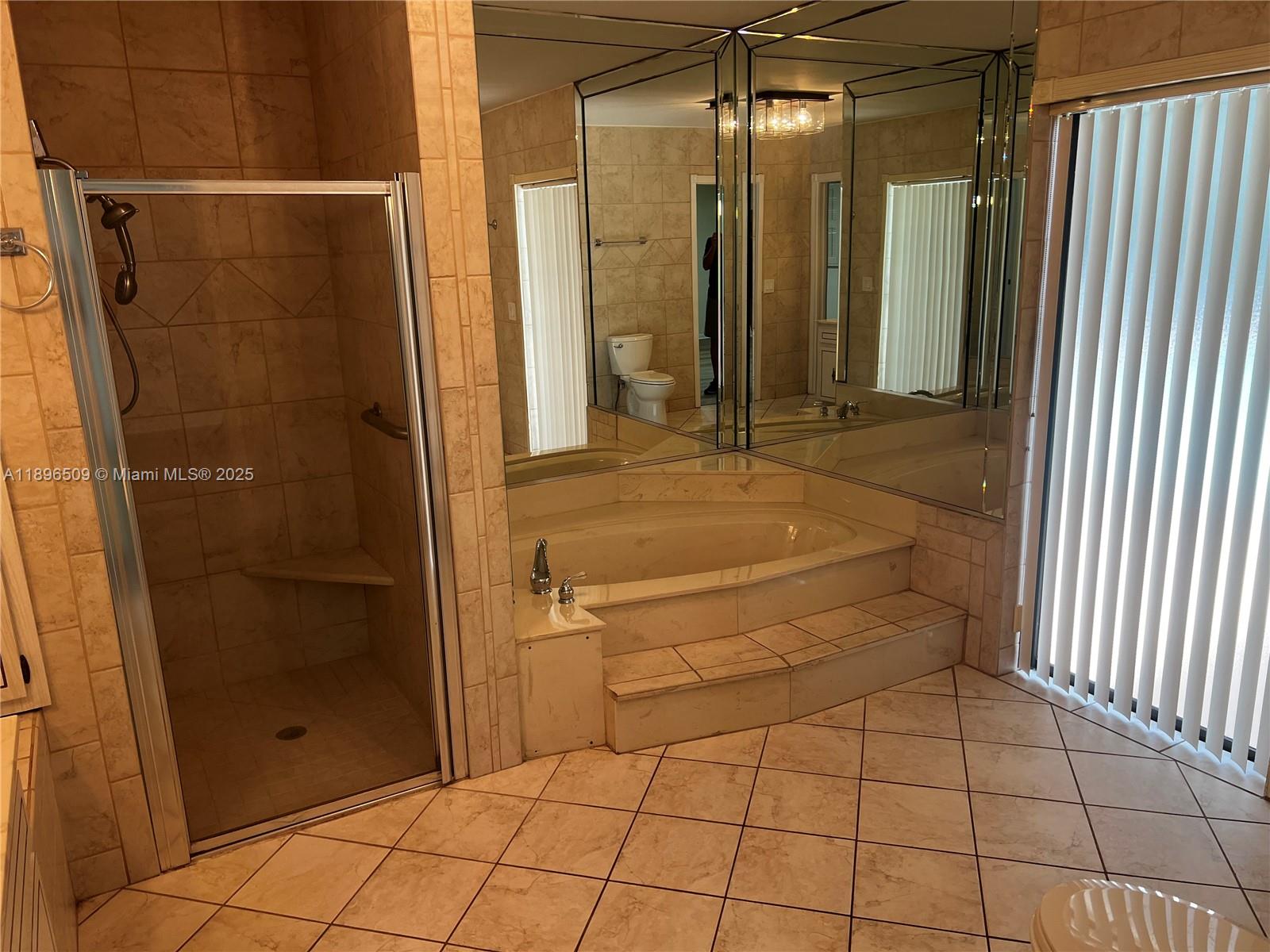 CHAPMAN PARK 8TH ADDN - Residential Lease