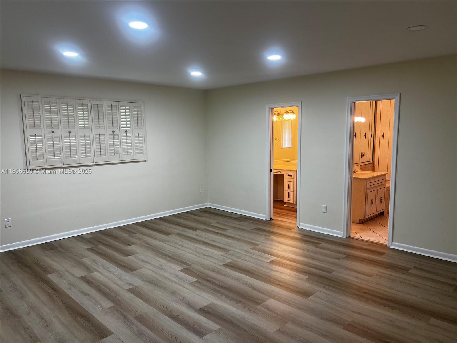 CHAPMAN PARK 8TH ADDN - Residential Lease