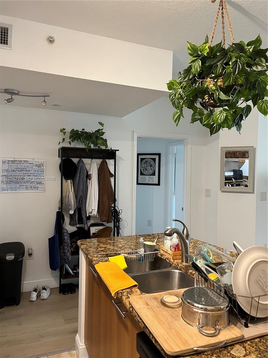 View photos, virtual tours, details...