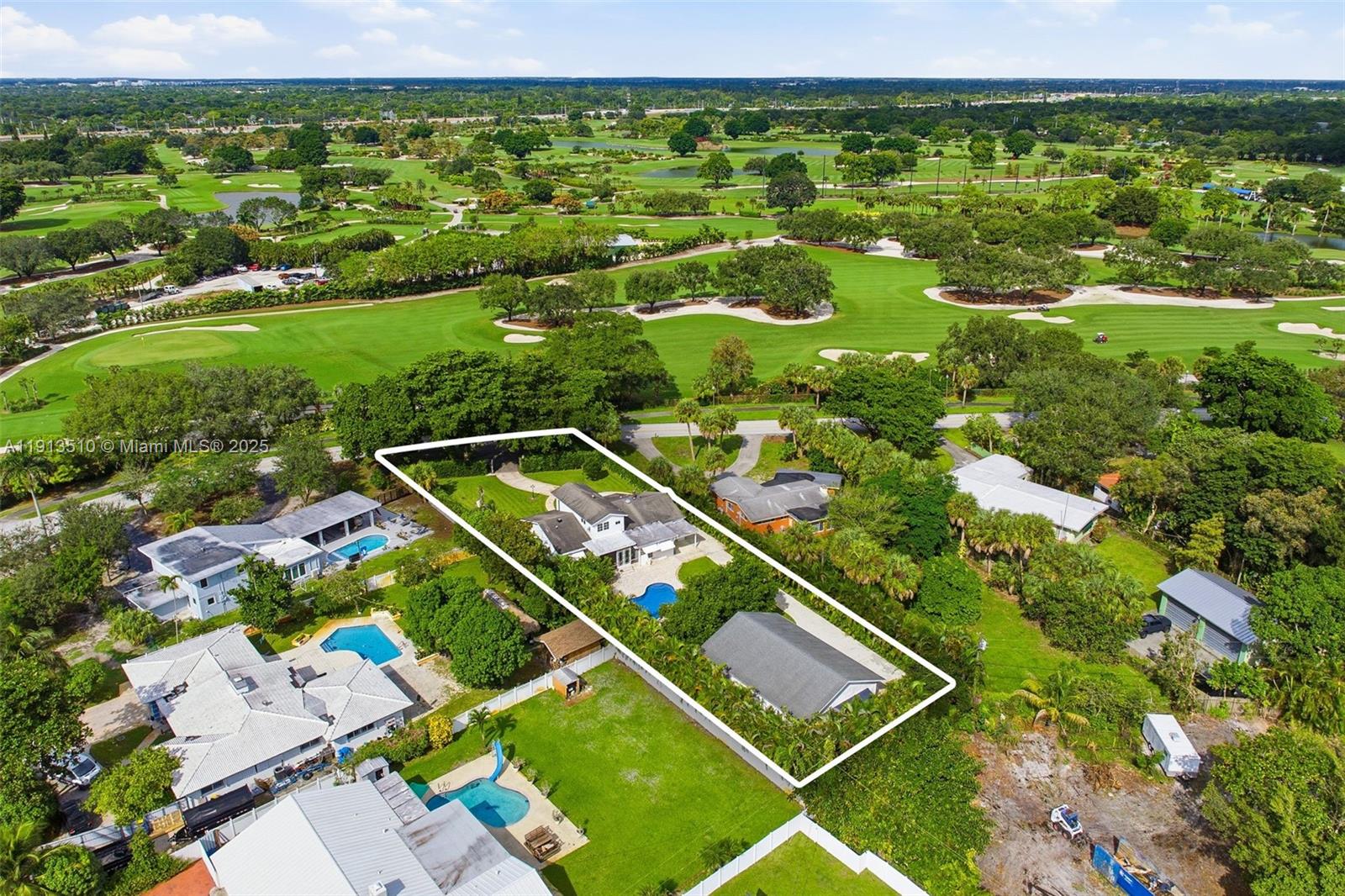 COUNTRY CLUB ESTATES UNIT - Residential