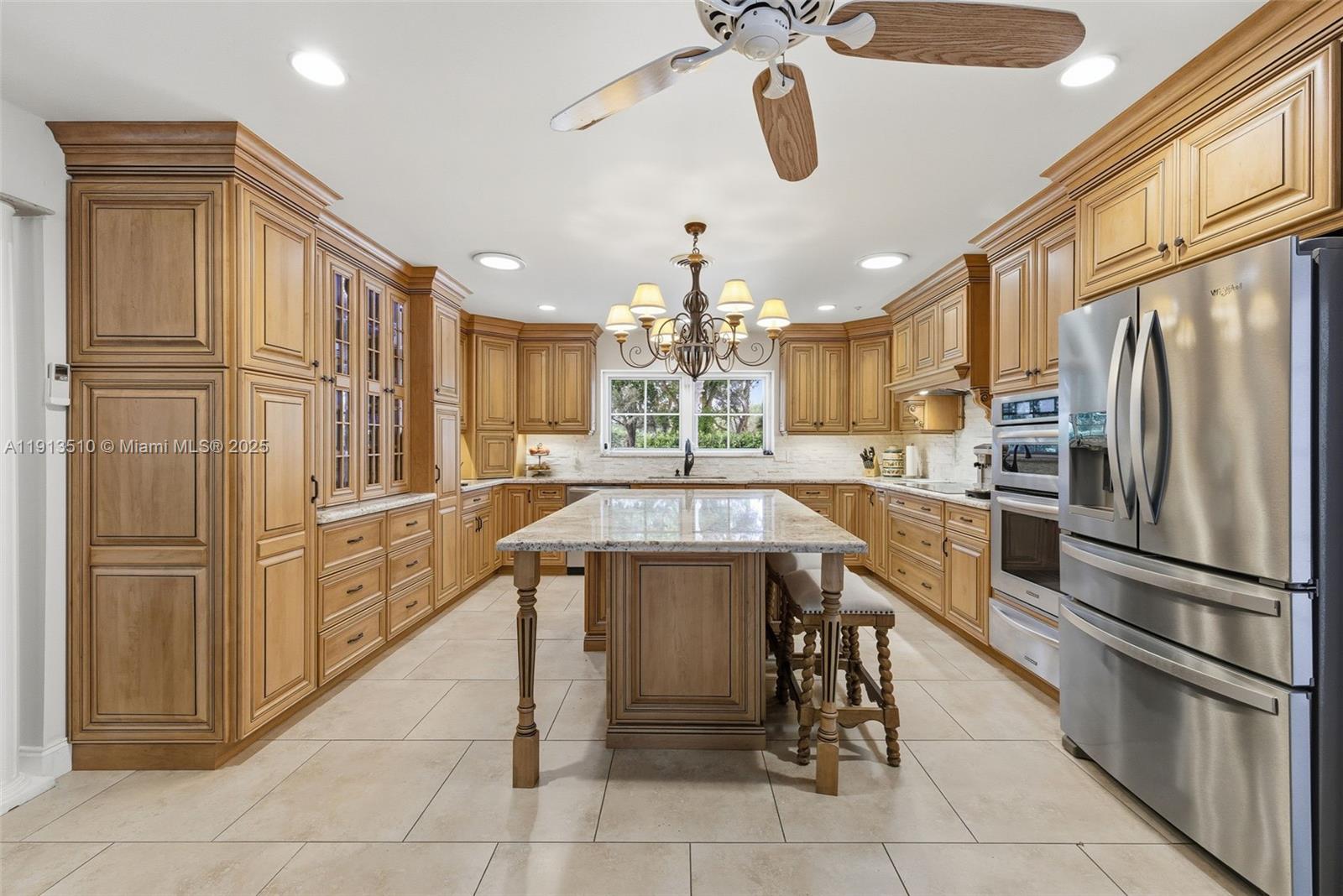 COUNTRY CLUB ESTATES UNIT - Residential