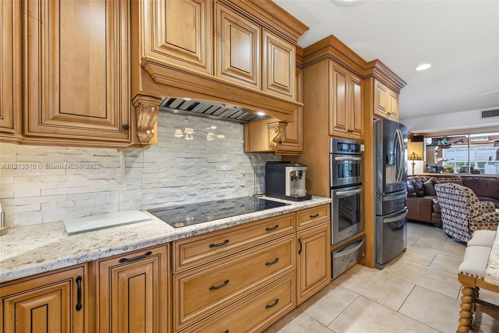 COUNTRY CLUB ESTATES UNIT - Residential