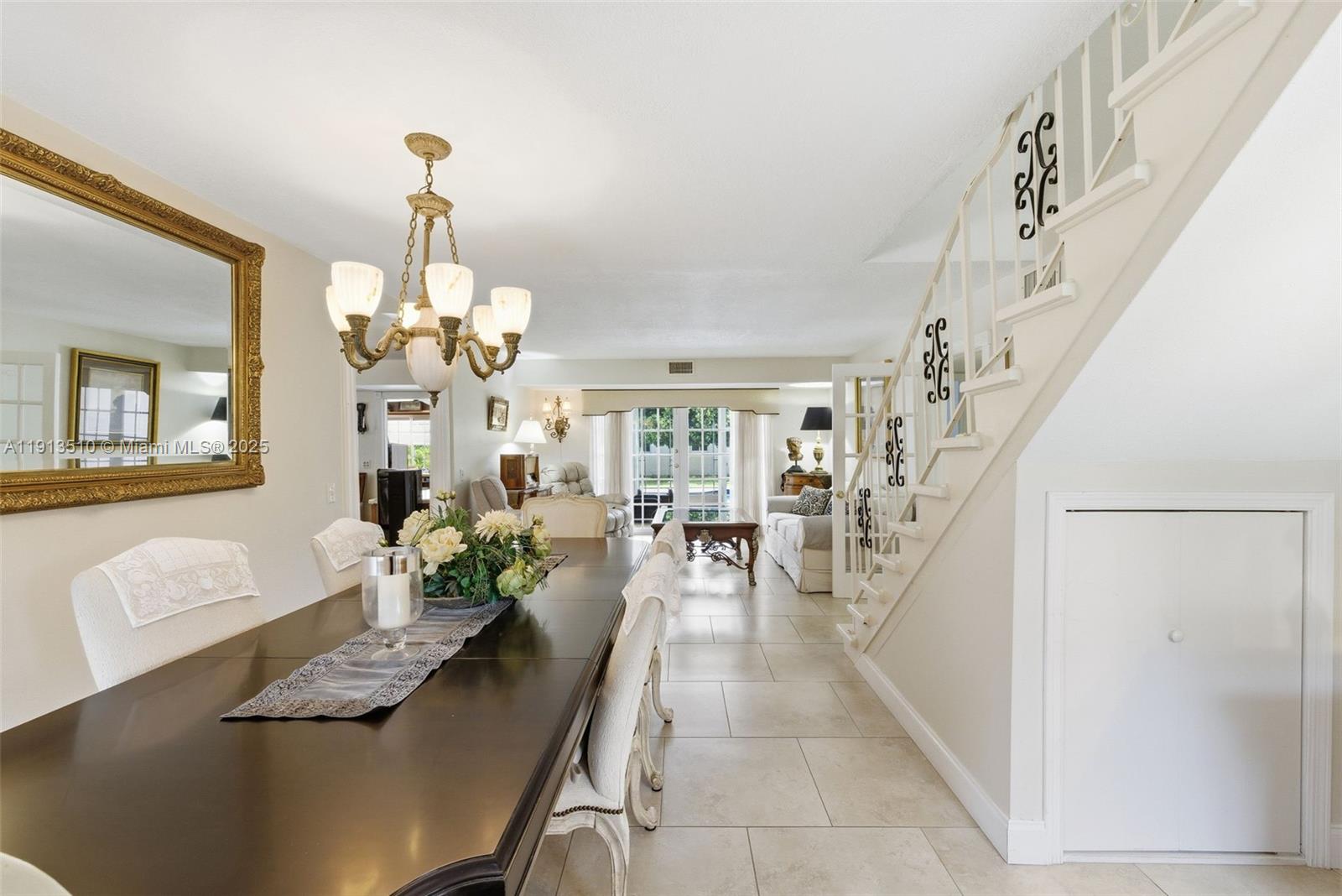 COUNTRY CLUB ESTATES UNIT - Residential