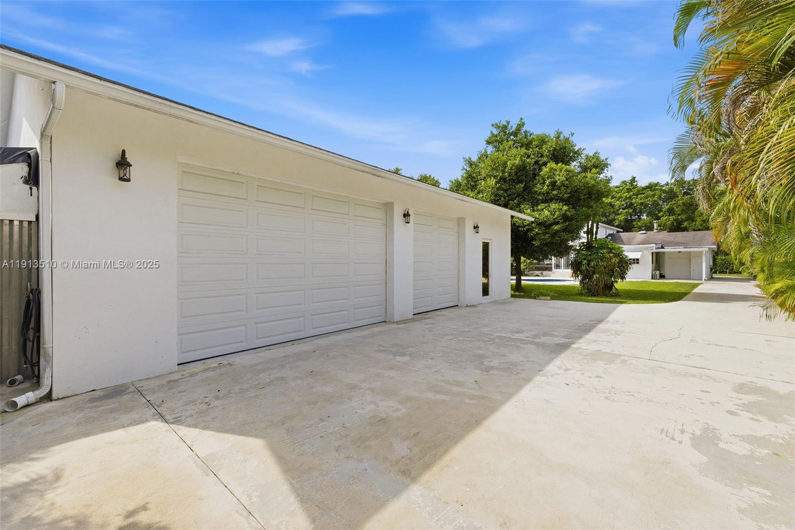 COUNTRY CLUB ESTATES UNIT - Residential