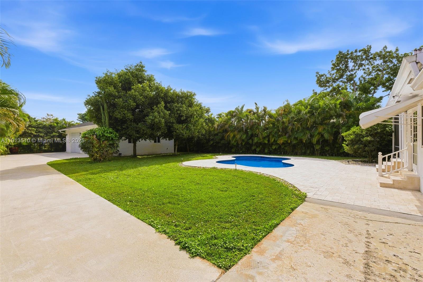 COUNTRY CLUB ESTATES UNIT - Residential