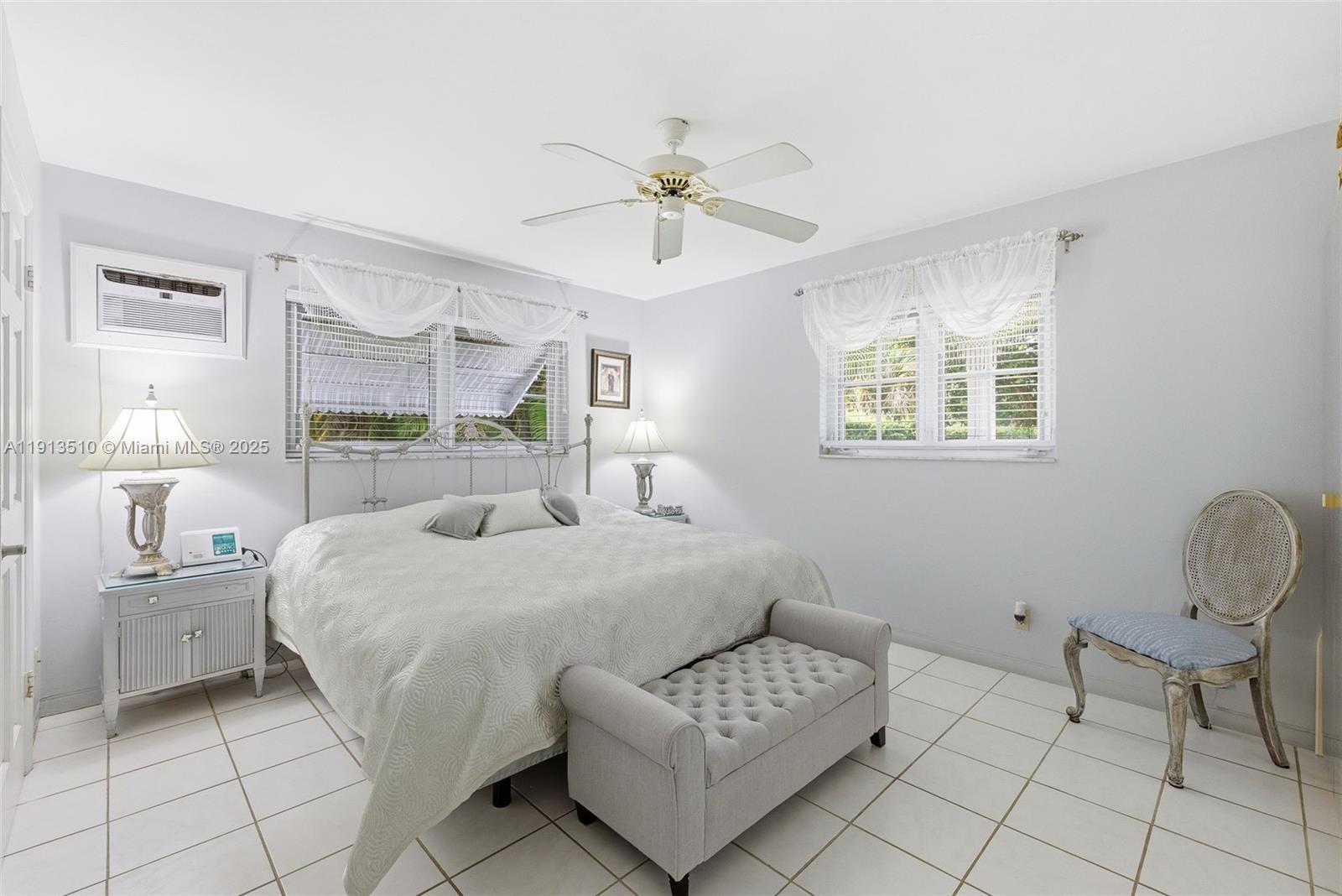 COUNTRY CLUB ESTATES UNIT - Residential