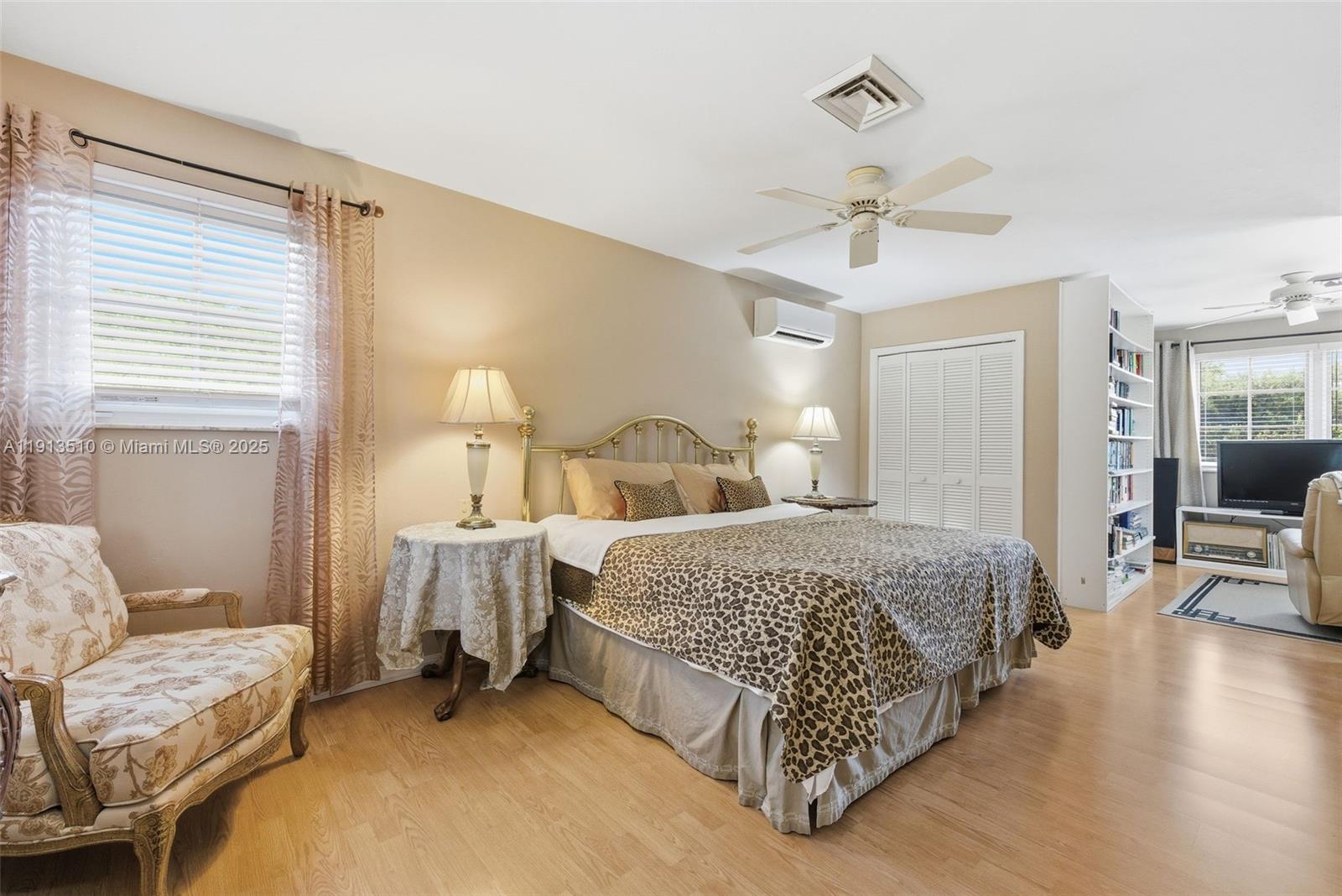 COUNTRY CLUB ESTATES UNIT - Residential