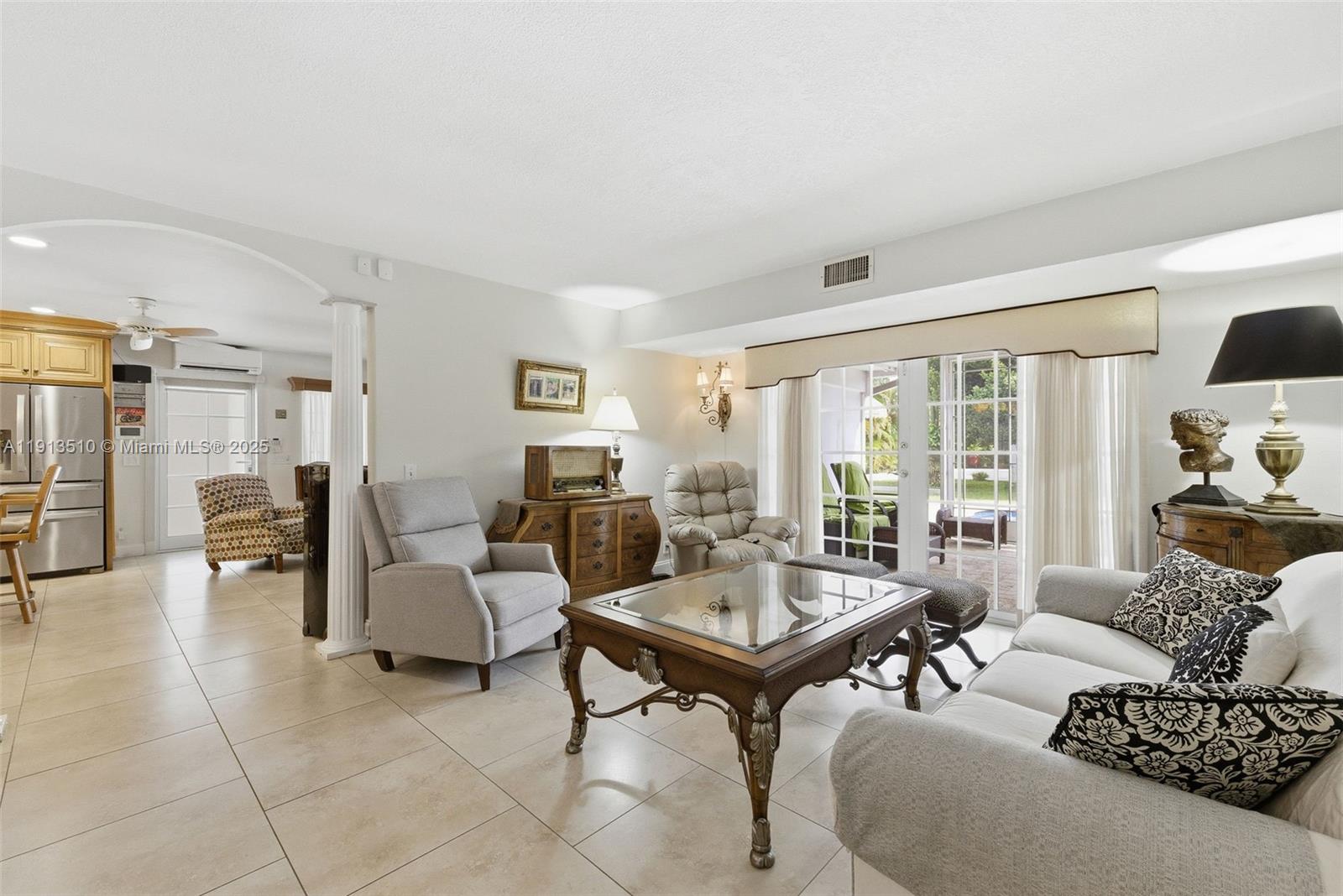 COUNTRY CLUB ESTATES UNIT - Residential