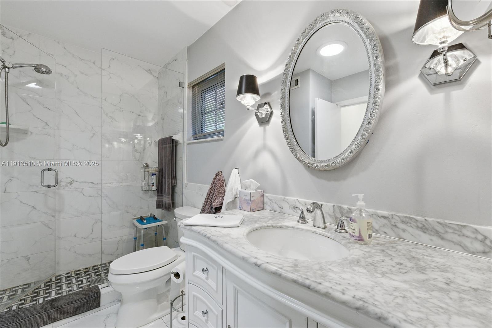 COUNTRY CLUB ESTATES UNIT - Residential