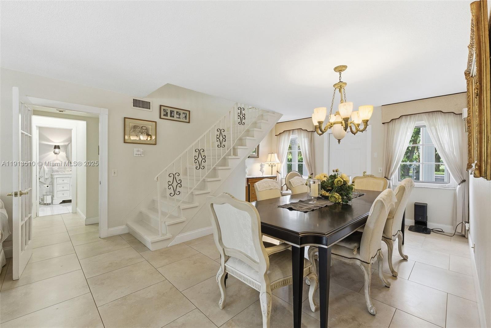 COUNTRY CLUB ESTATES UNIT - Residential