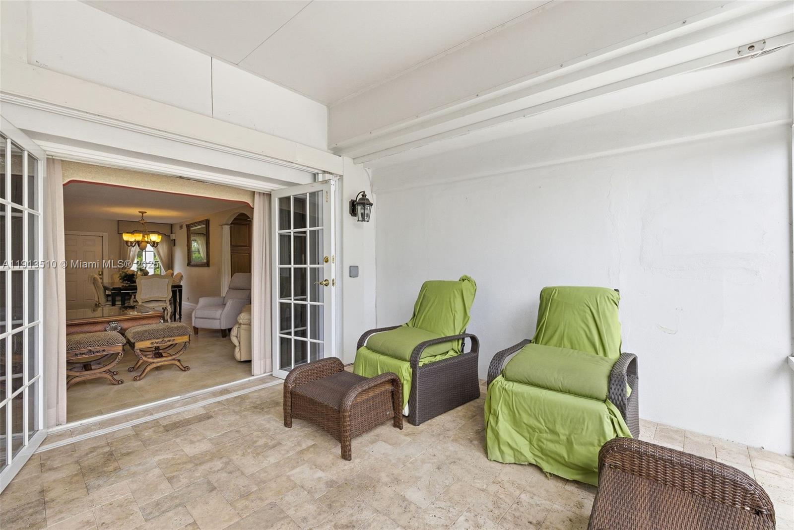 COUNTRY CLUB ESTATES UNIT - Residential