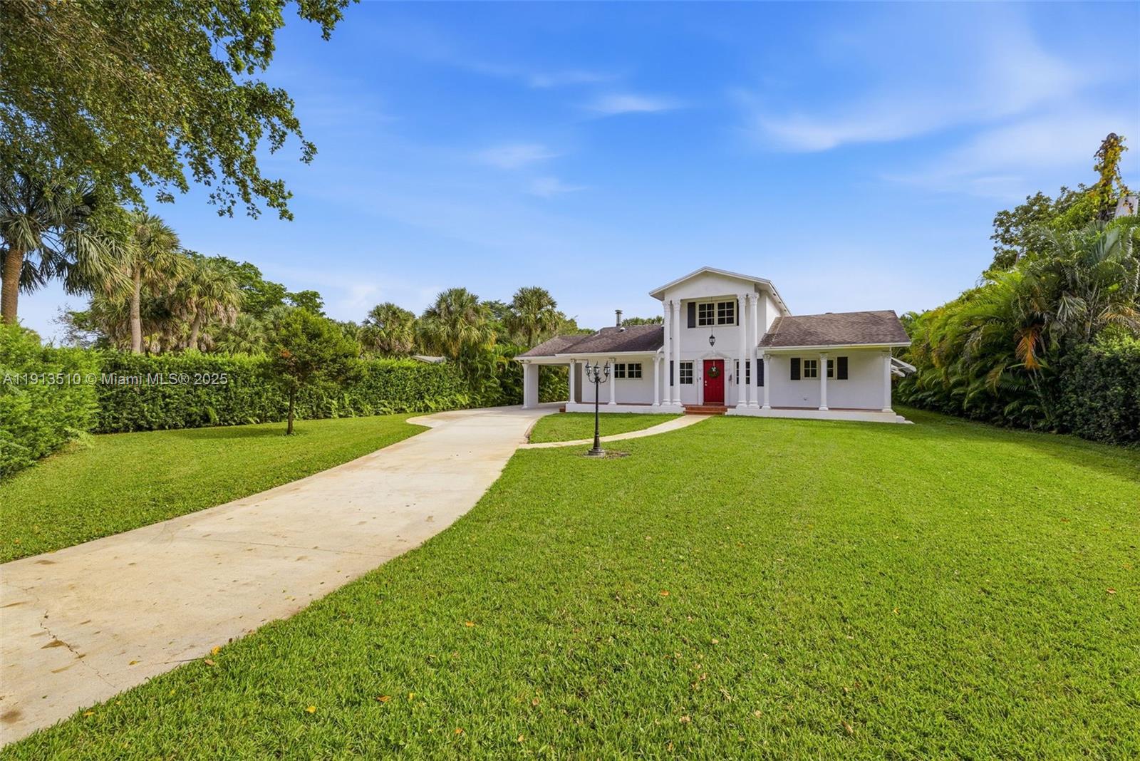 740 E Country Club Cir