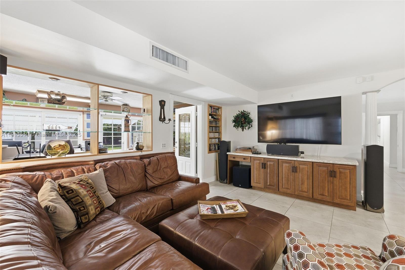 COUNTRY CLUB ESTATES UNIT - Residential