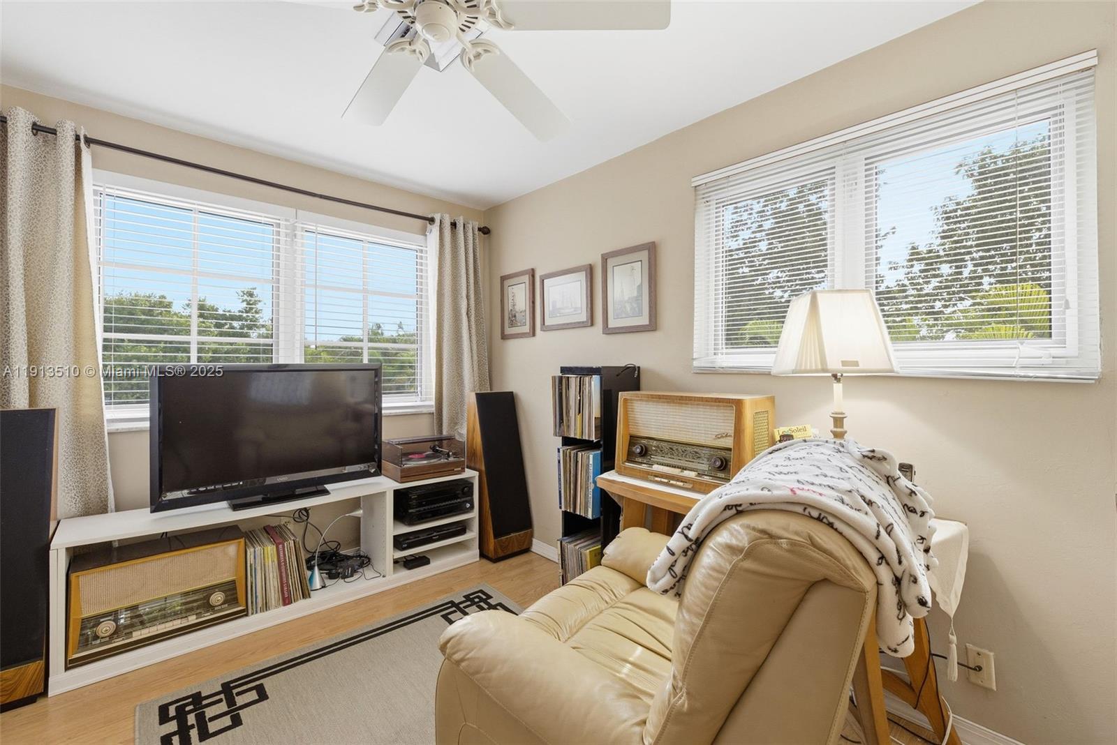 COUNTRY CLUB ESTATES UNIT - Residential