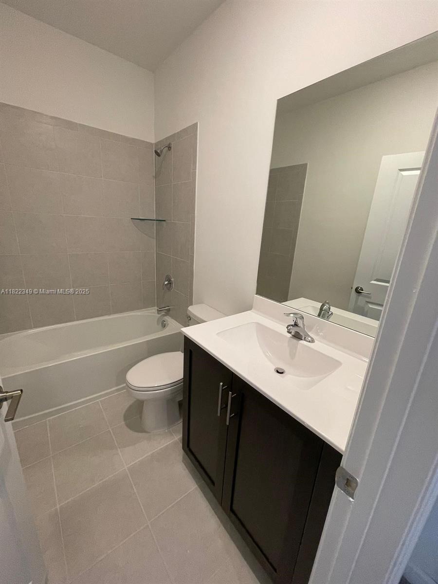 KEYS GATE RESIDENTIAL - Residential Lease