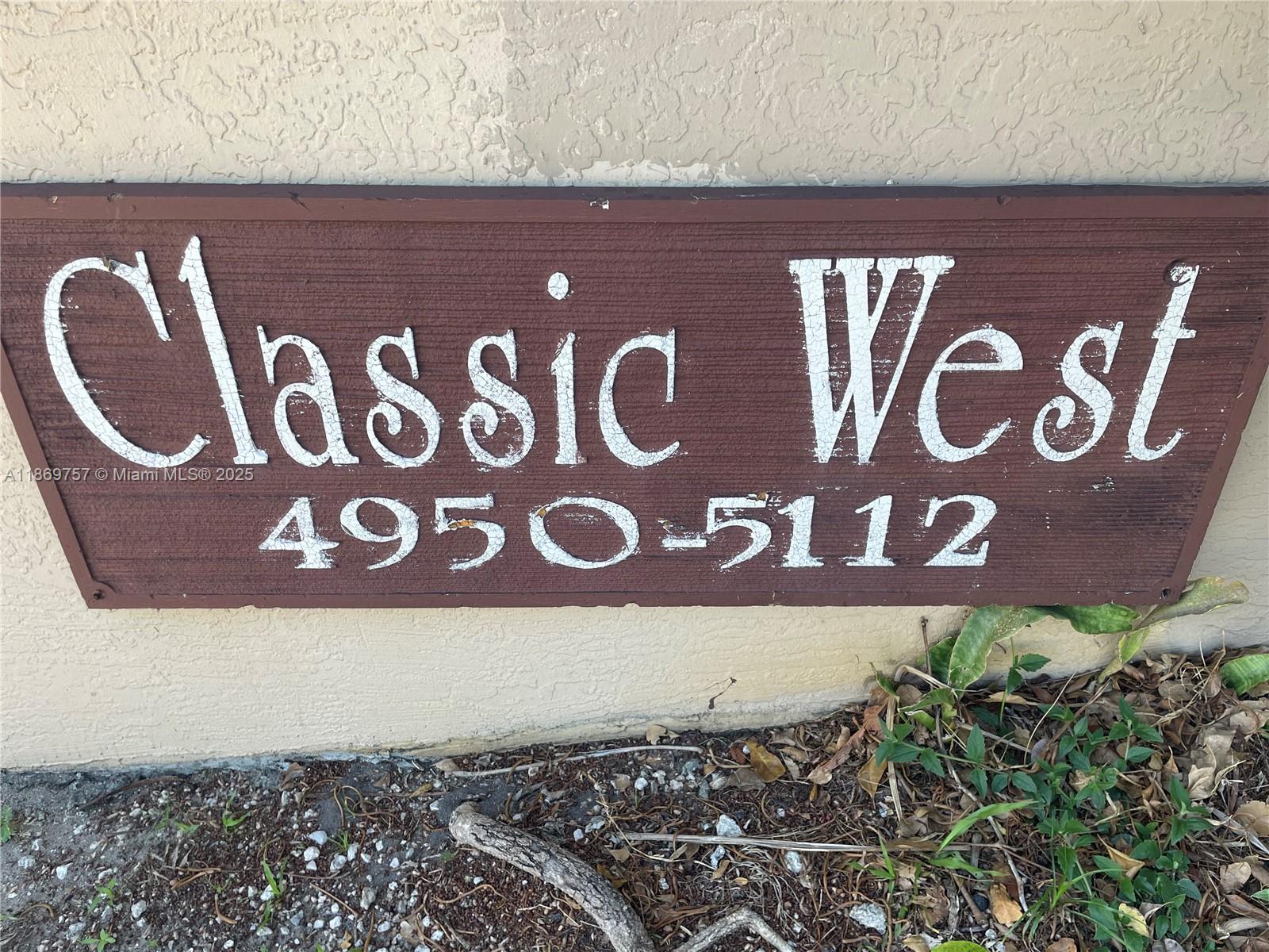 CLASSIC TOWNE HOUSES WEST - Residential