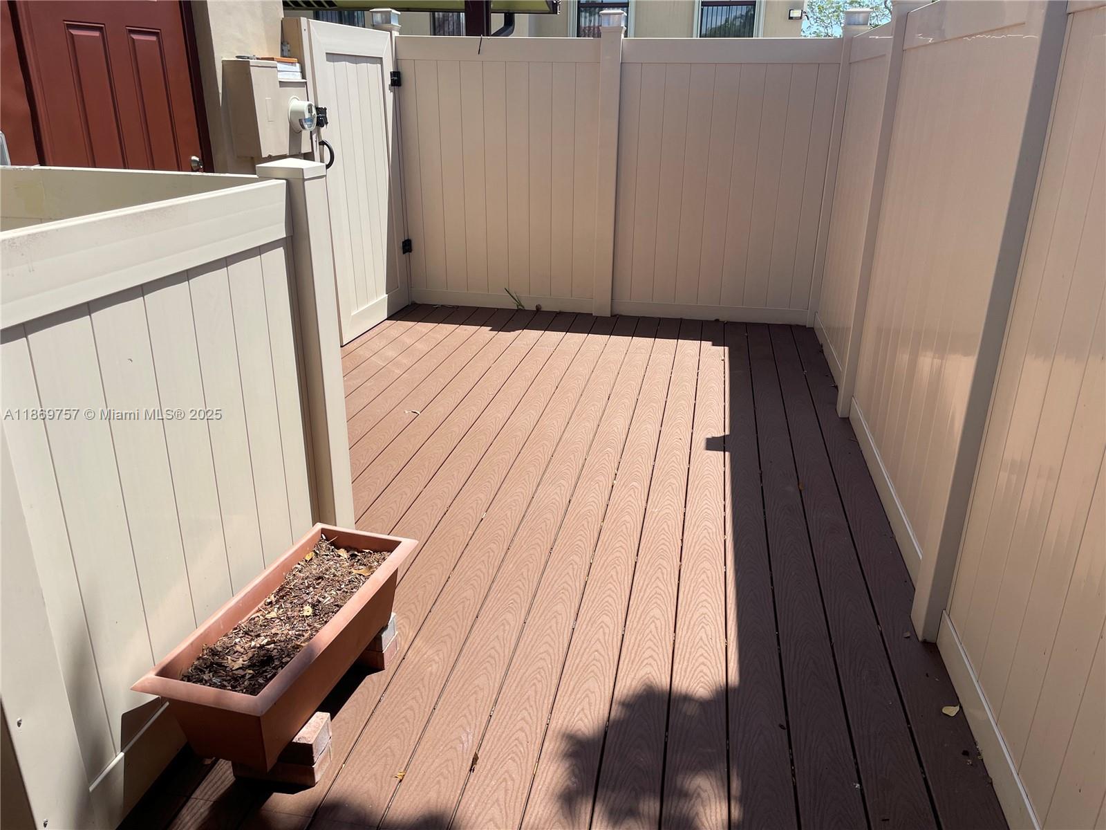 CLASSIC TOWNE HOUSES WEST - Residential