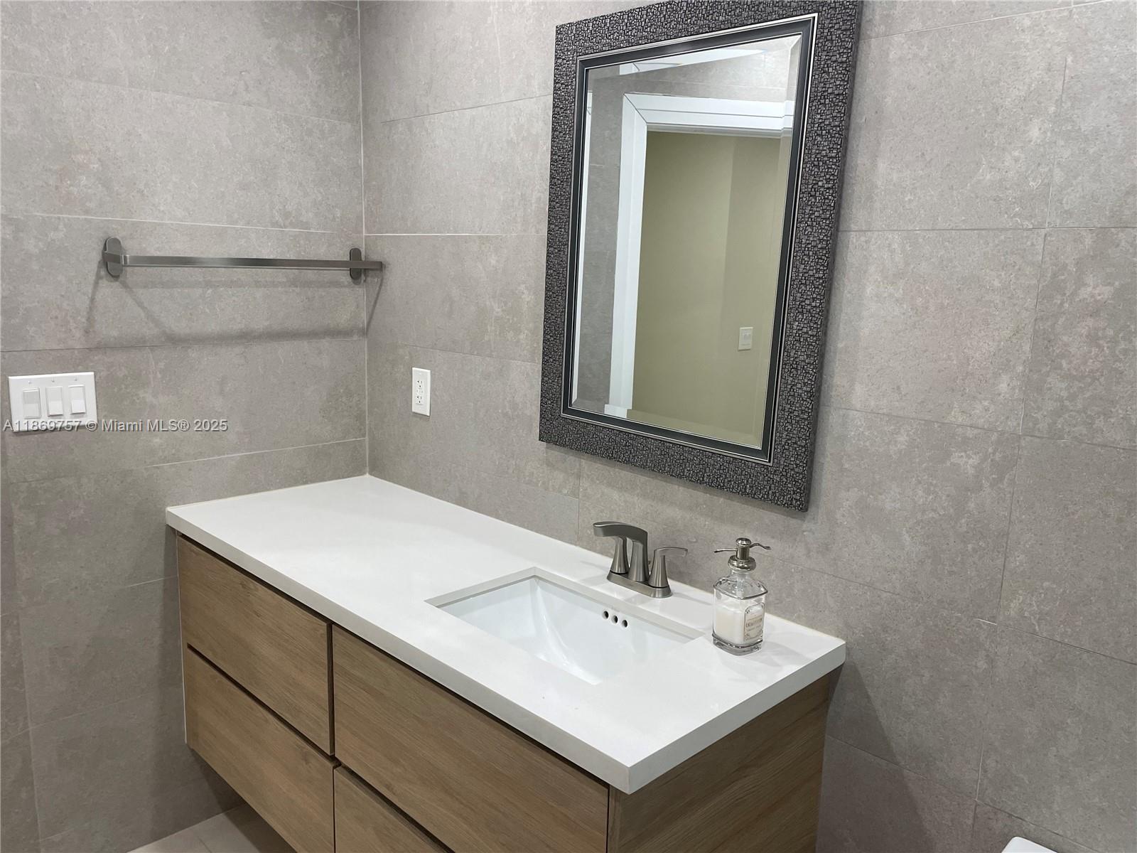 CLASSIC TOWNE HOUSES WEST - Residential