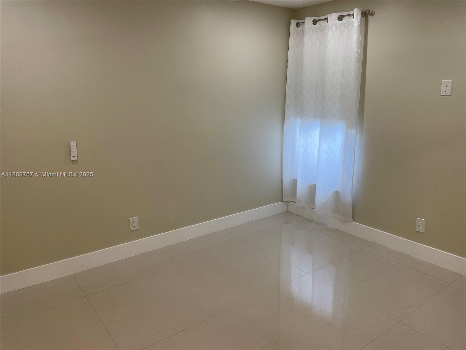 CLASSIC TOWNE HOUSES WEST - Residential