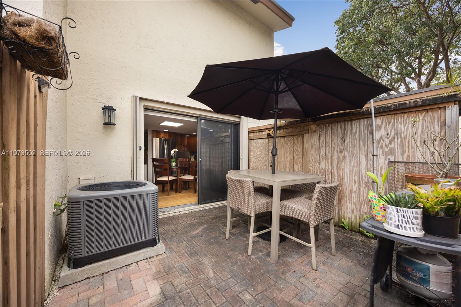 GREENGLADES CONDO13 - Residential