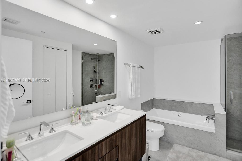 ARIA ON THE BAY CONDO - Residential Lease