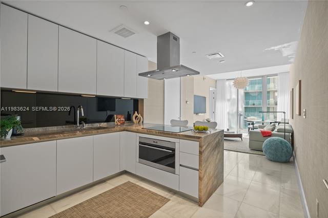 700 NE 26th Ter 2404