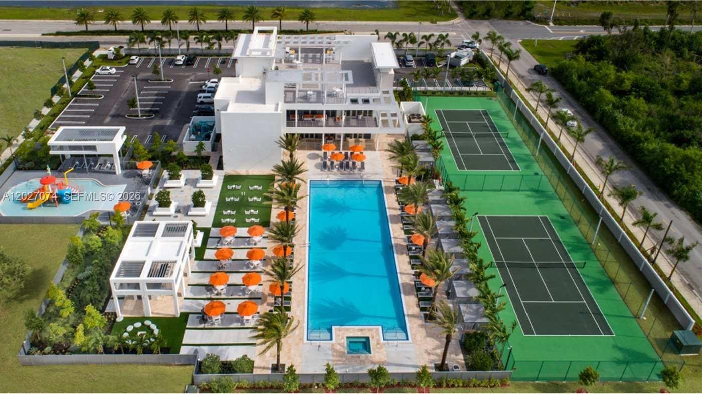 LANDMARK AT DORAL CENTRAL - Residential