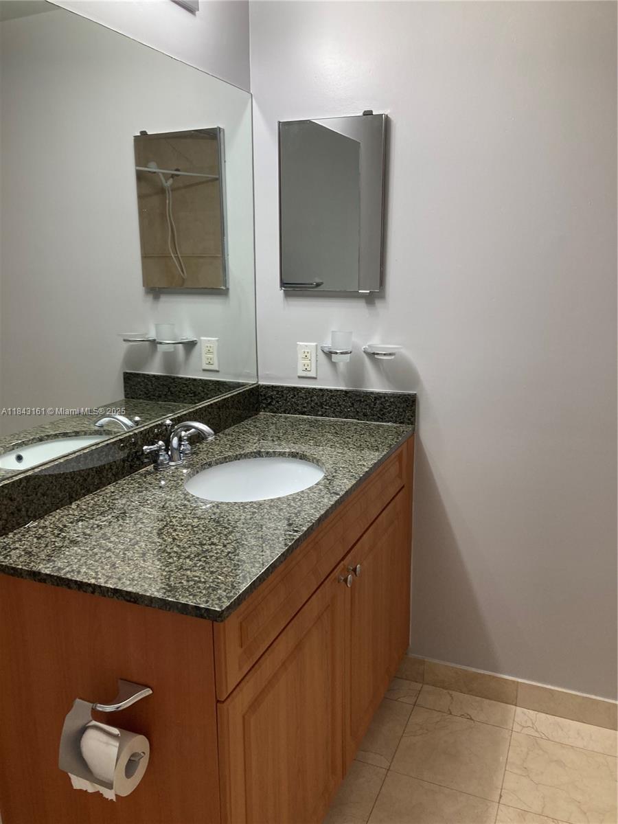 ALTOS DE MIAMI CONDO - Residential Lease