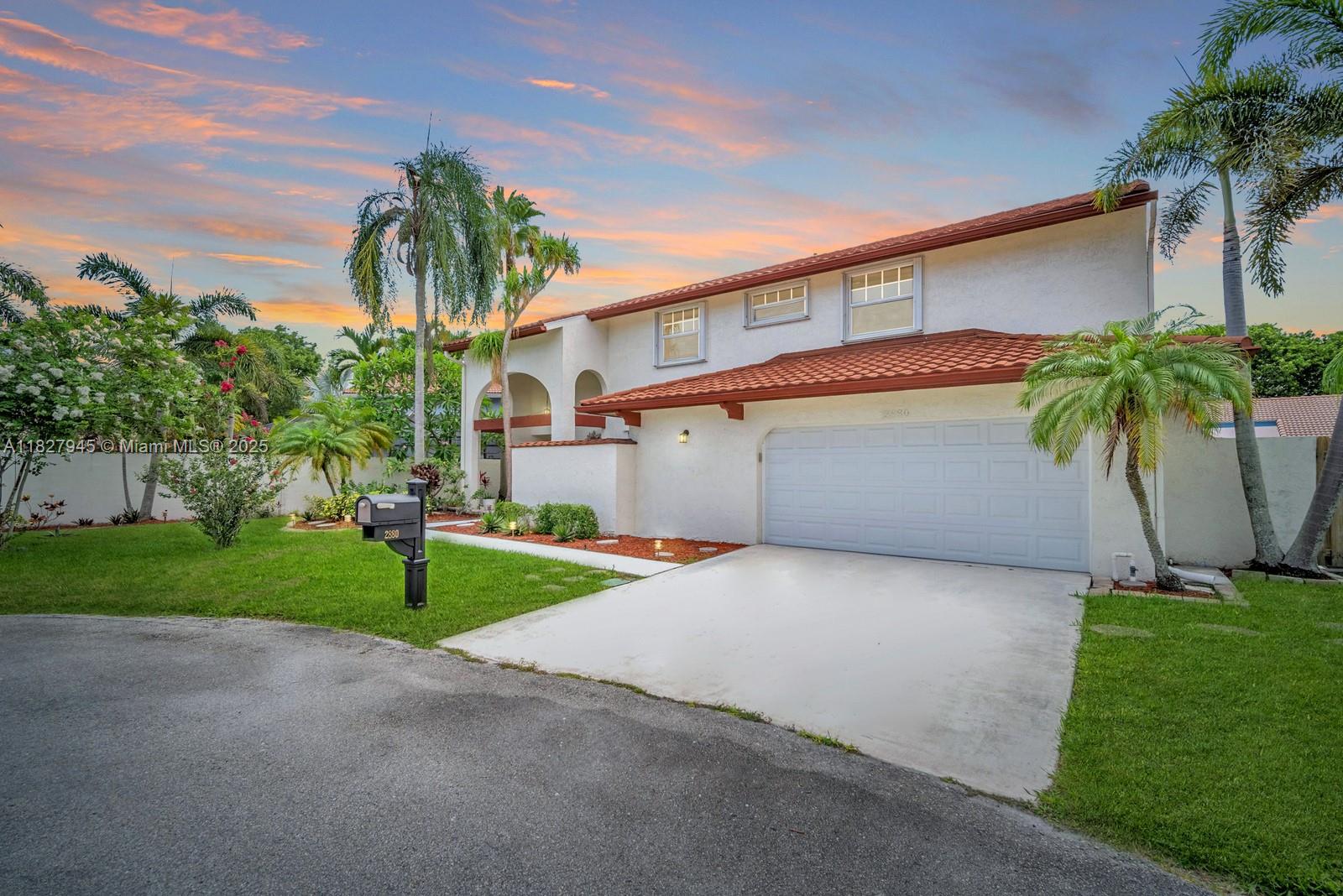 2880 Albatross Dr