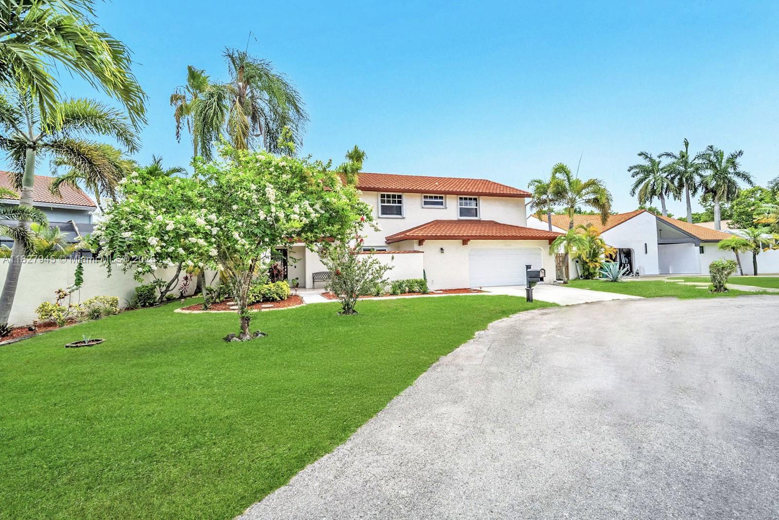 2880 Albatross Dr