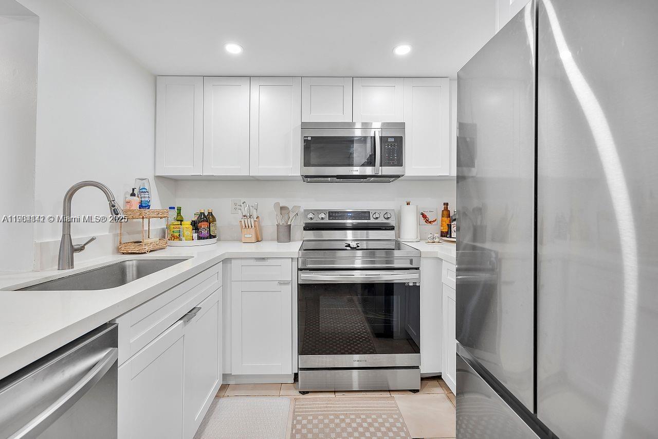 INDIAN SUMMER VILG CONDO - Residential Lease