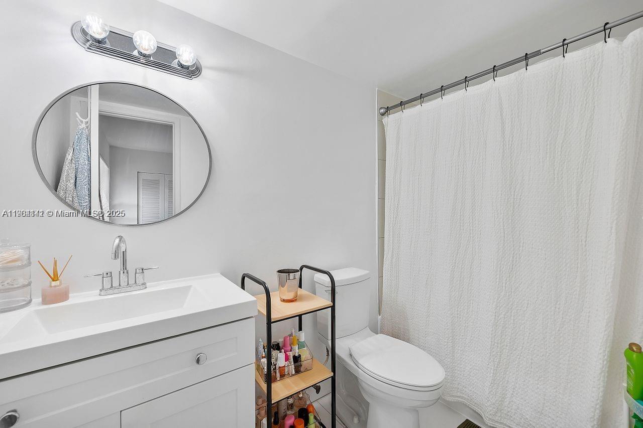 INDIAN SUMMER VILG CONDO - Residential Lease